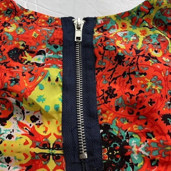 Kut from the Kloth blouse, Short sleeved,  multicolor, back zipper, size L - Picture 10 of 12